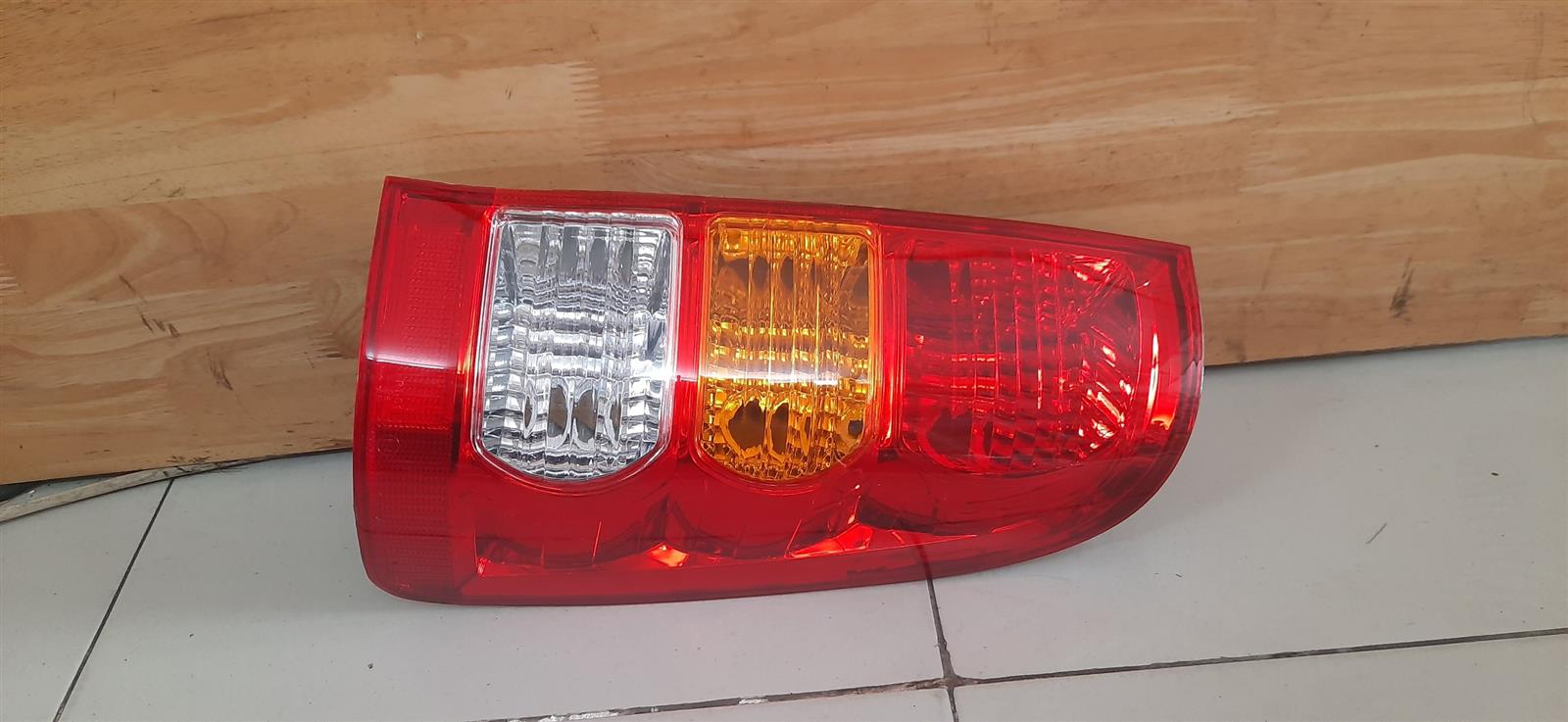 Đèn lái sau Toyota Hilux 2005-2012 RH TH