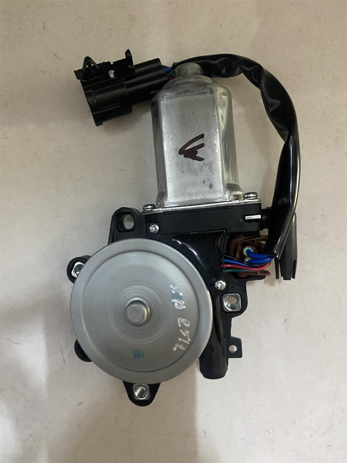 Motor lên xuống kính Nissan Versa 2007-2012, Tiida CH