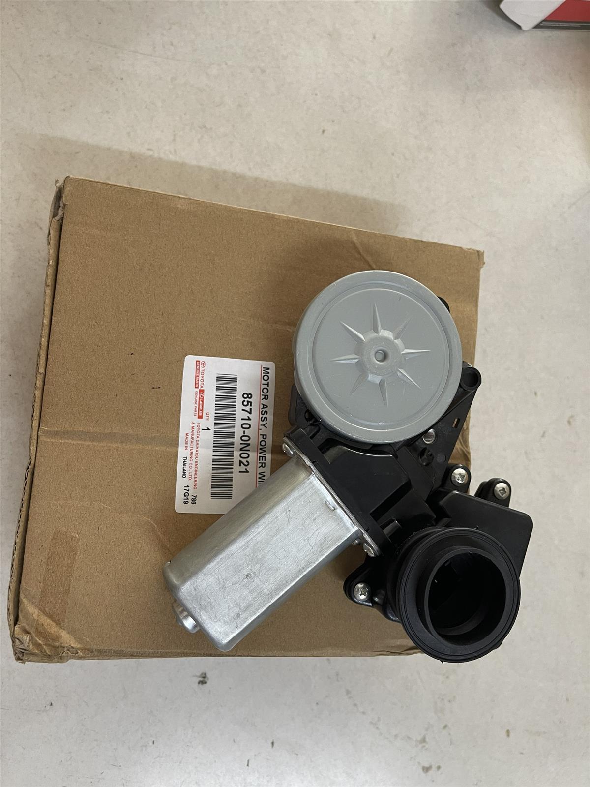 Motor lên xuống kính trước Toyota Camry 2004-2008 LH TH 