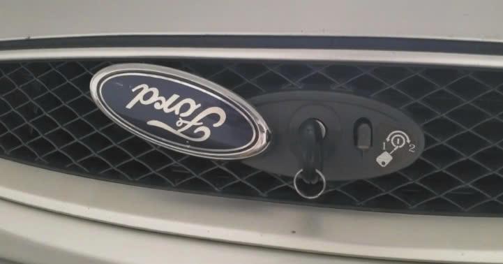 Logo galang Ford Focus 1.8 2005-2011 TH