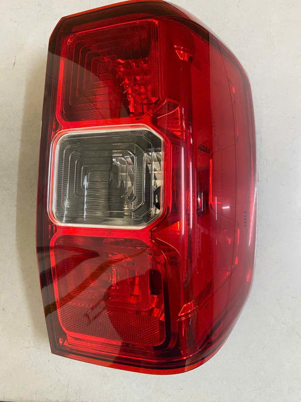 Đèn lái sau Ford Ranger 2022-2023 XLS LH CH(không led)