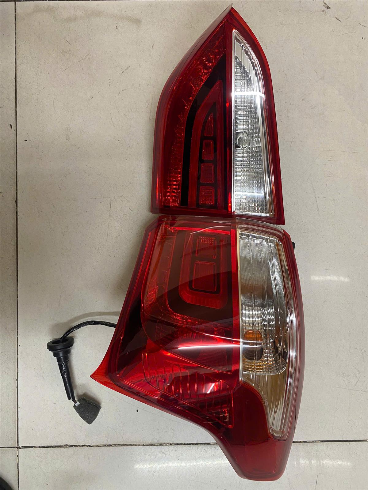Đèn lái sau ngoài Hyundai Grand I10 2018-2021 RH CH( 4 cửa)