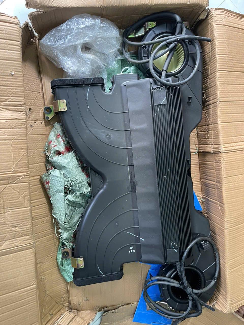 Hộp quạt dàn lạnh sau Ford Transit 2009-2022 CH 