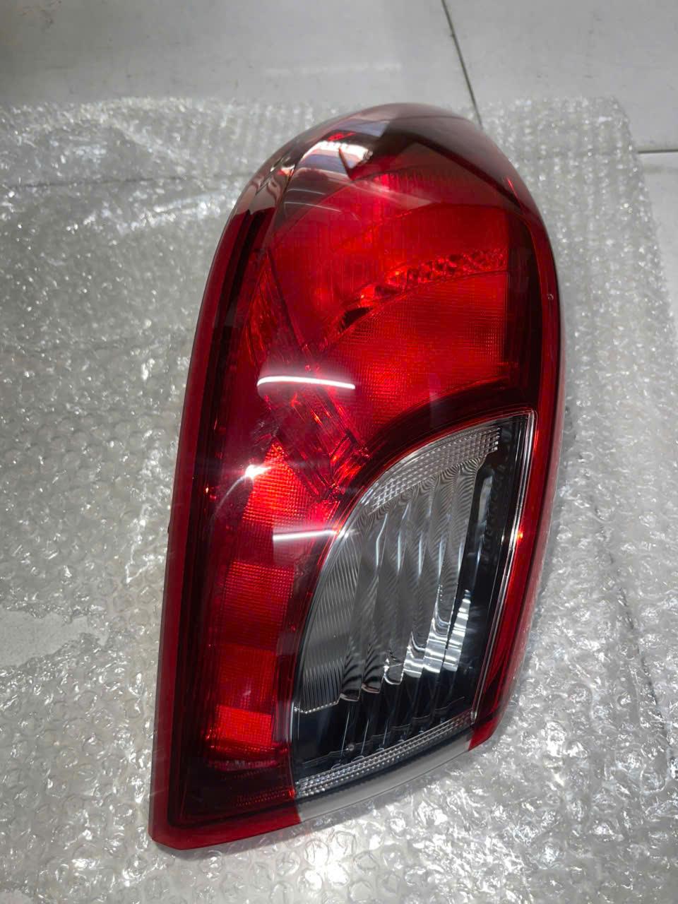 Đèn lái sau ngoài Mazda 2 2018-2020 LH bãi