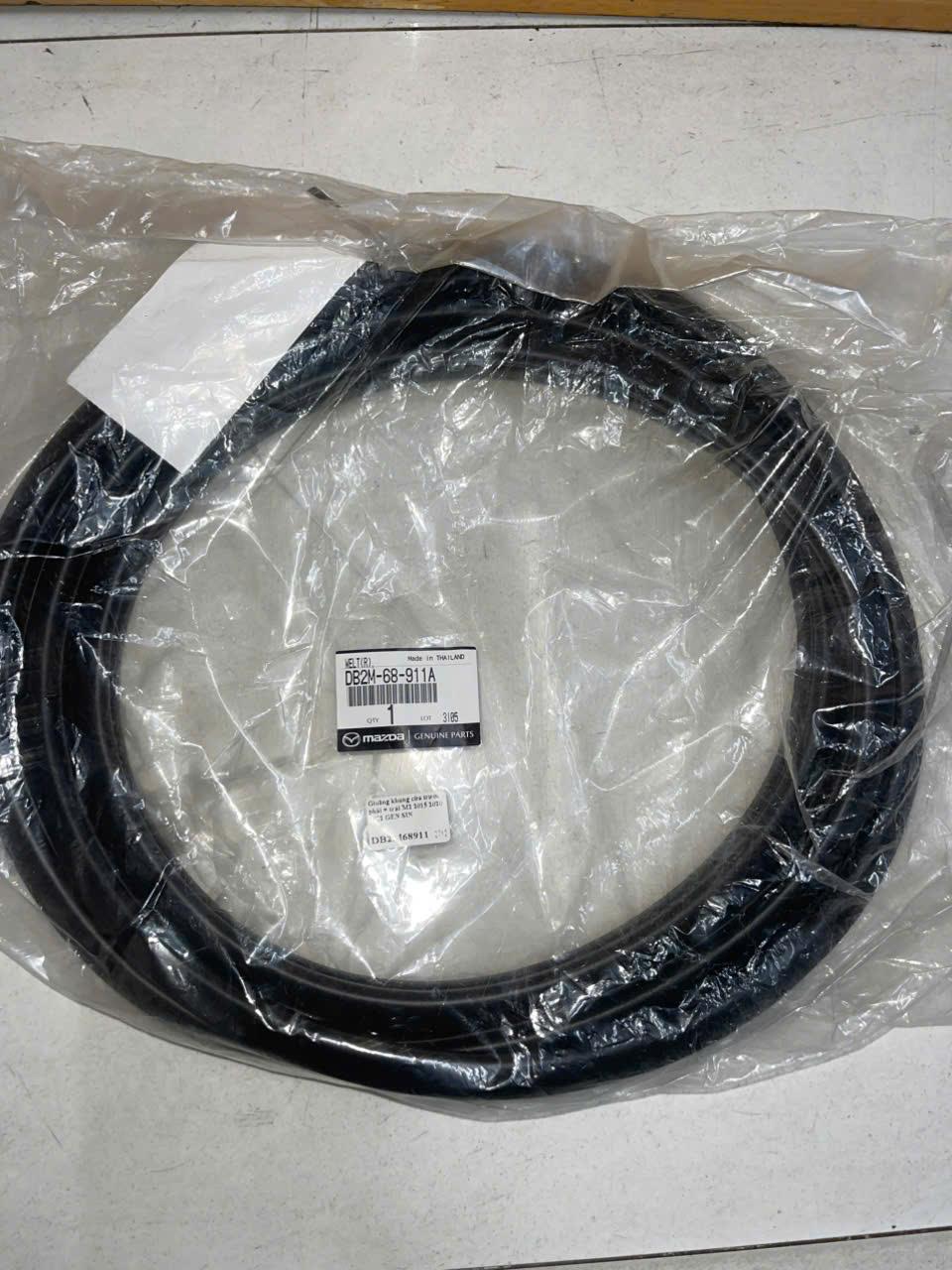 Ron khung cửa trước Mazda 2 2015-2022 CH