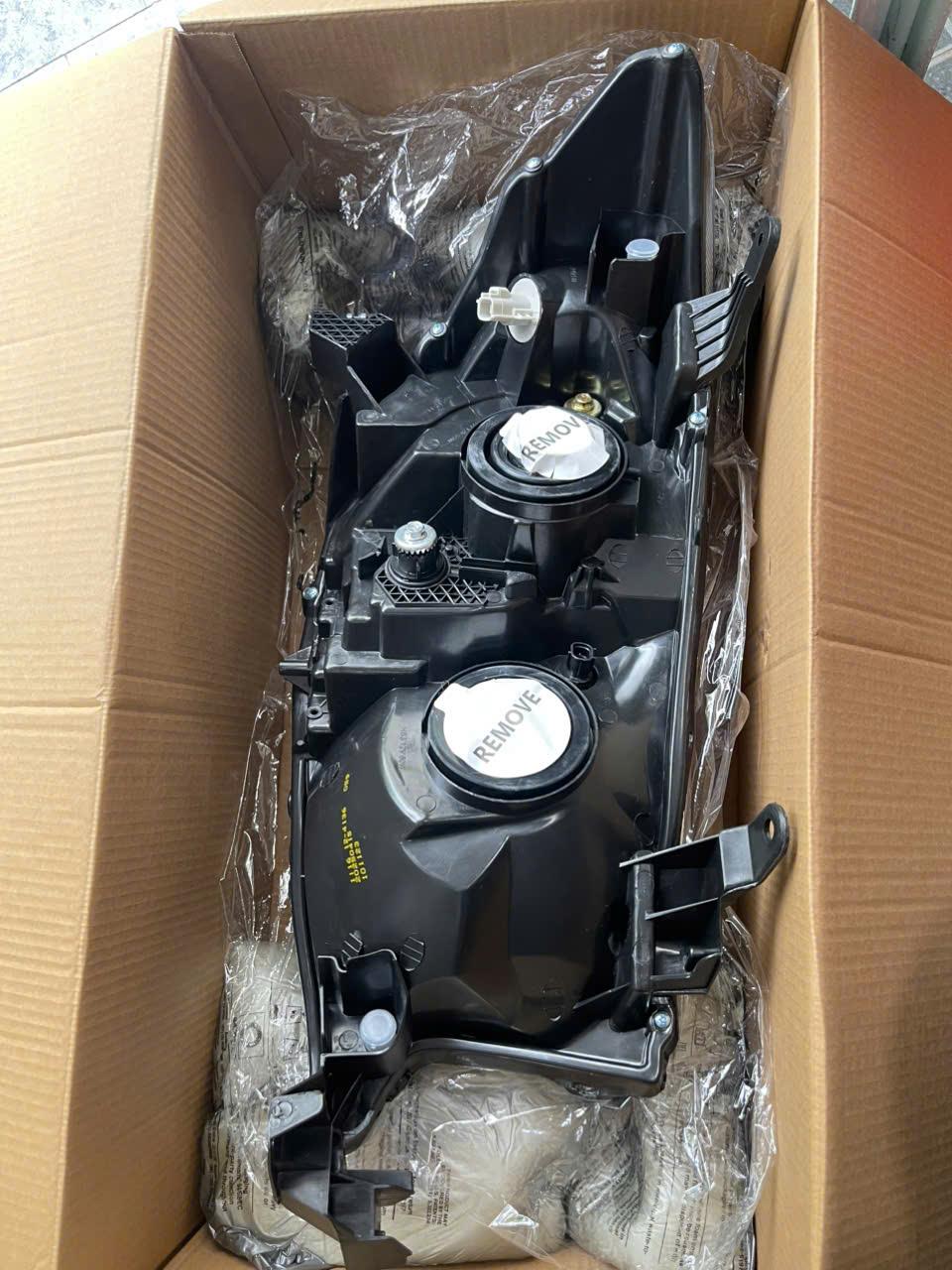 Đèn pha Toyota Fortuner 2008-2011 TH
