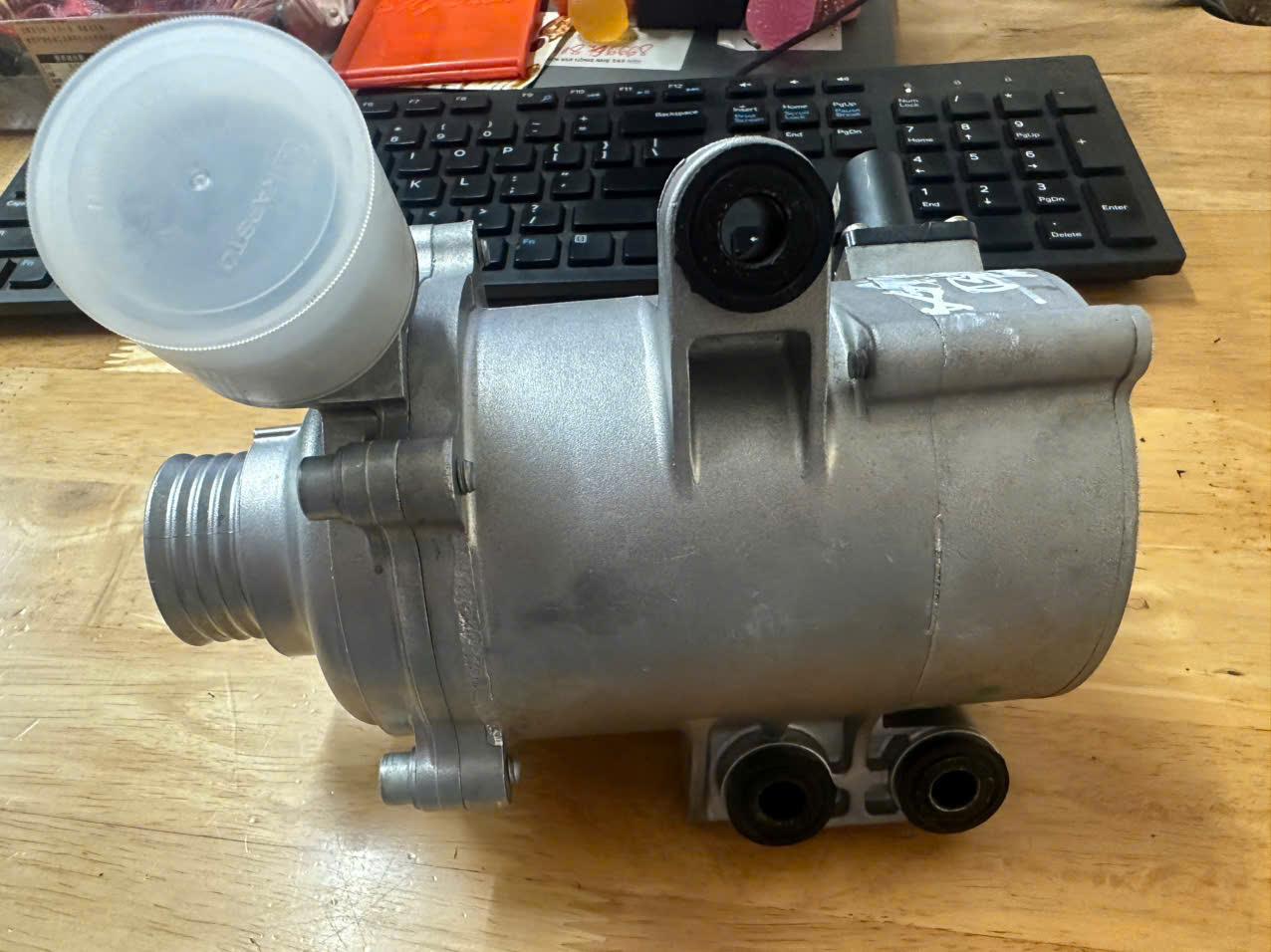 Bơm nước BMW 328I, 428I, 528I 2.0L V4 N20 2012-2015 CH