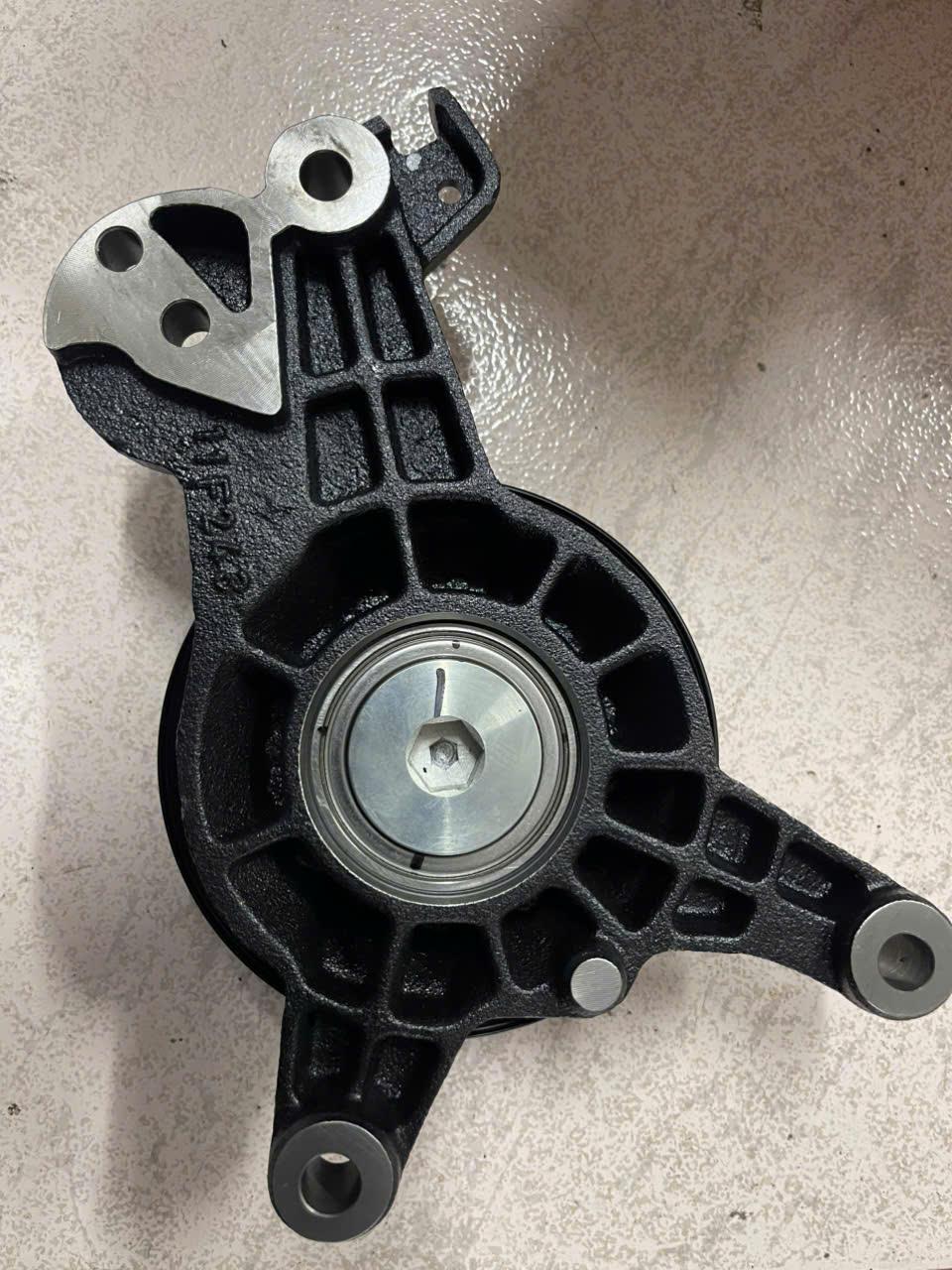 Cùm puly bơm nước Ford Ranger 2.0 2018-2022, Everest 2.0 2019-2022 CH