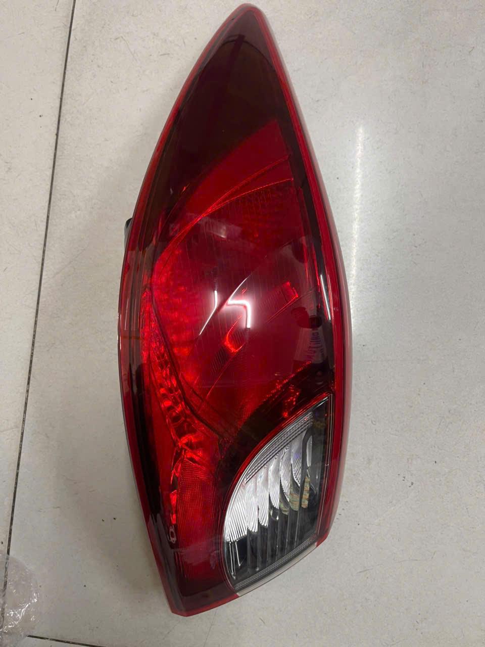 Đèn lái sau ngoài Mazda 2 2018-2020 LH bãi