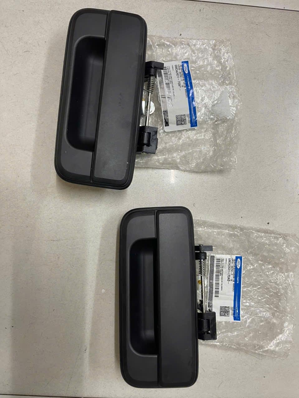 Tay cửa ngoài thùng sau Ford Ranger 2008-2011 CH(đen)  