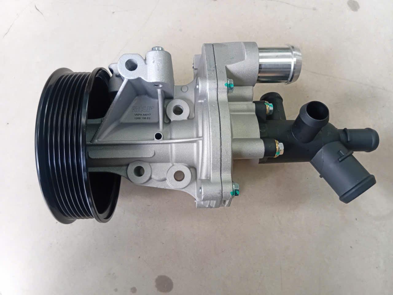 Bơm nước ford Transit 2009-2020 SKF, INA