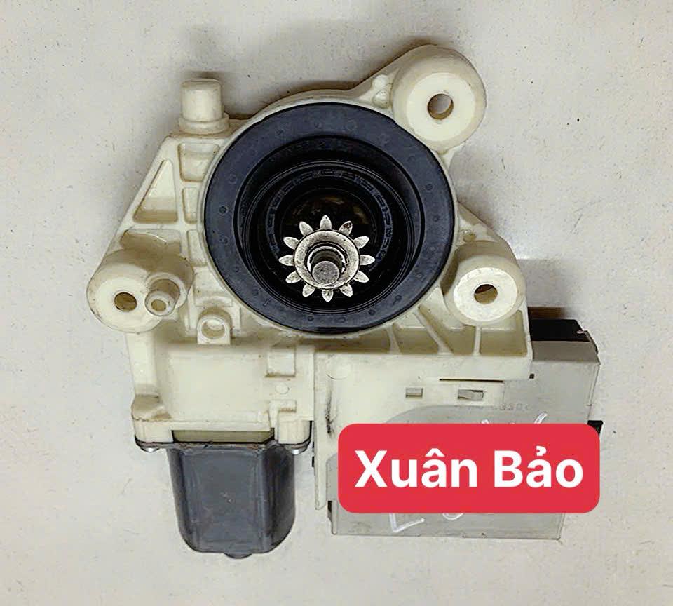Motor lên xuống kính trước Ford Focus 2008-2011 RH Tháo