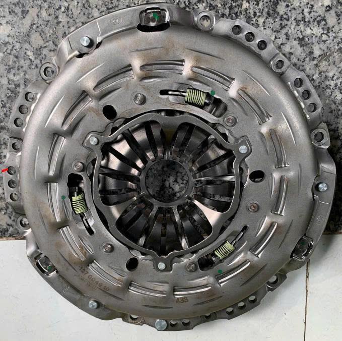 Mâm ép + lá côn Ford Everest 2.2 2016, Transit 2.2 2023 LUK