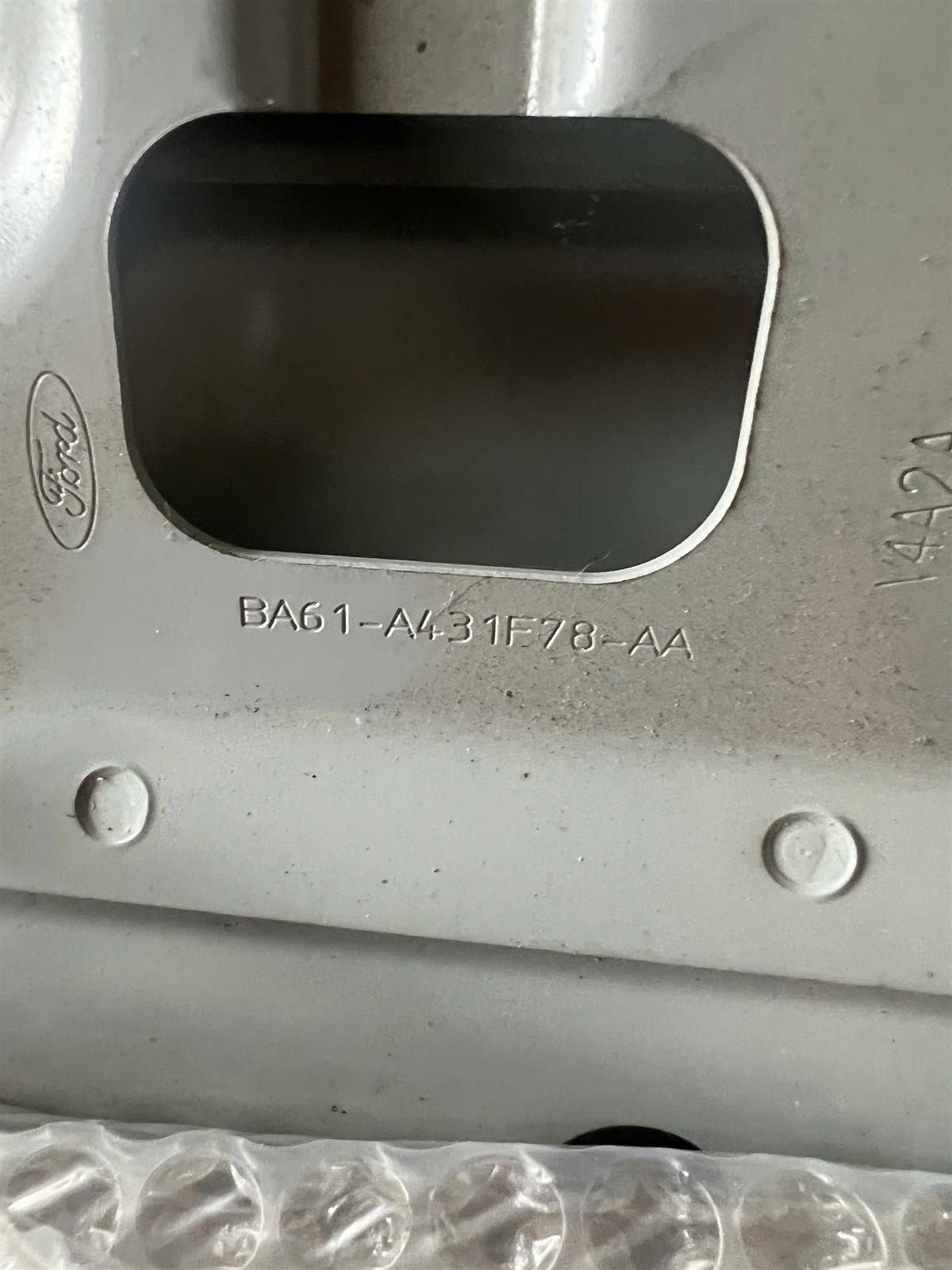 Cốp sau Ford Focus 2015-2018 CH( 5 cửa)
