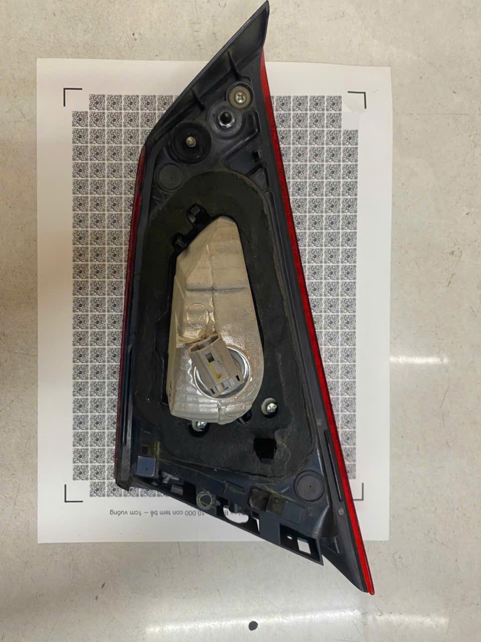 Đèn lái sau trong Mazda 2 2015-2019 Bãi