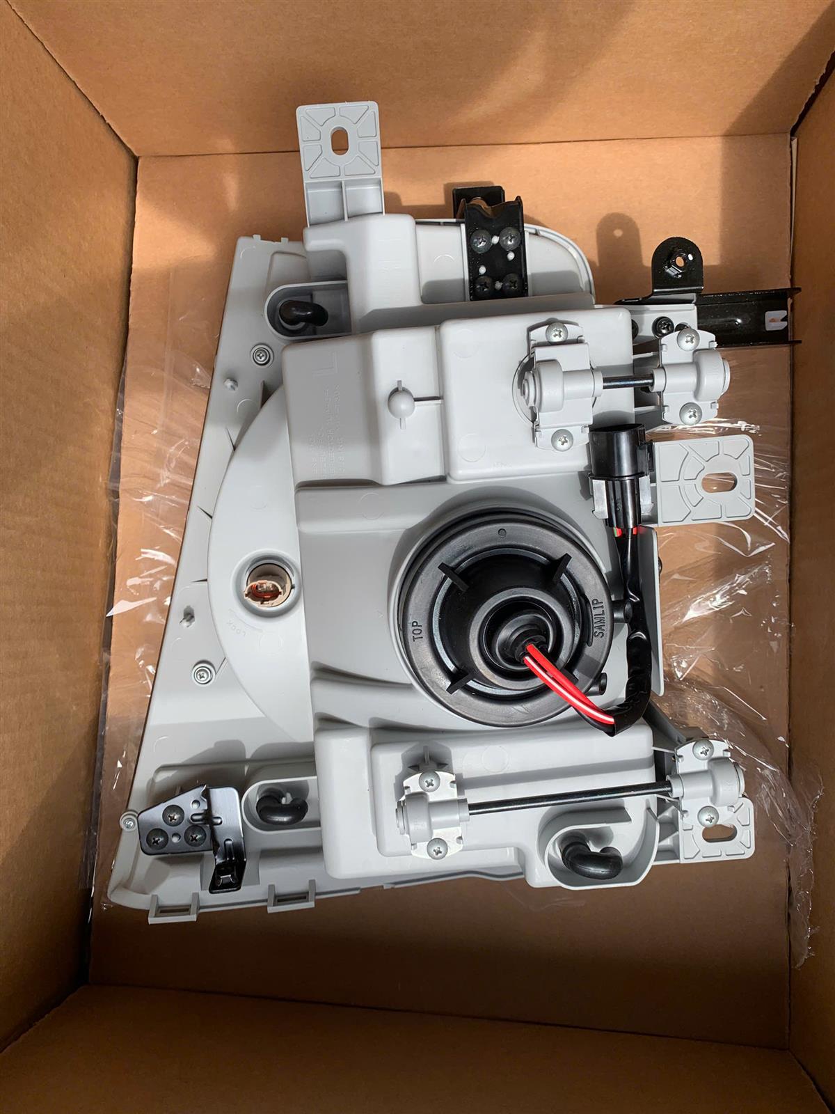 Đèn pha Hyundai Tải HD65, HD72, HD80 CH