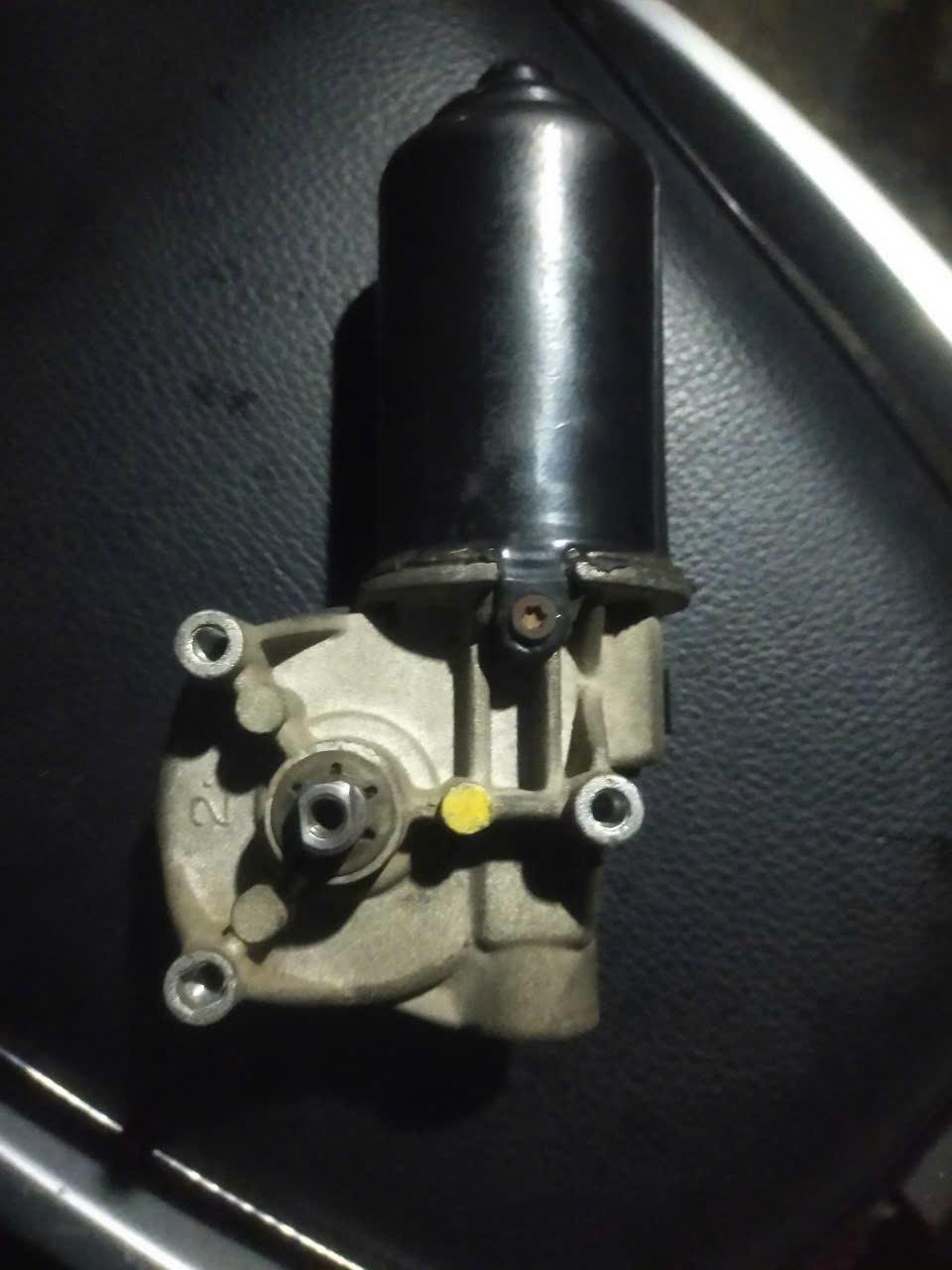 Motor gạt mưa trước Ford Escape 2001-2007 Bãi