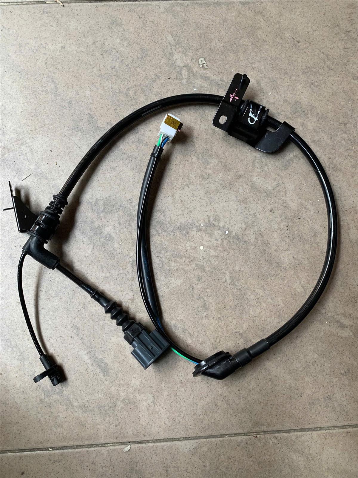 Cảm biến ABS sau Mazda 3, 6, CX5 2017-2019 TH