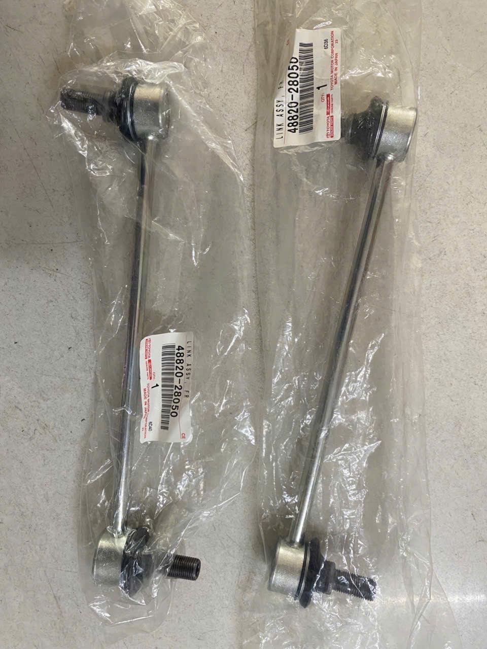 Rotuyn cân bằng trước Toyota Lexus RX300, R350, RX330, RX450, Siena CH