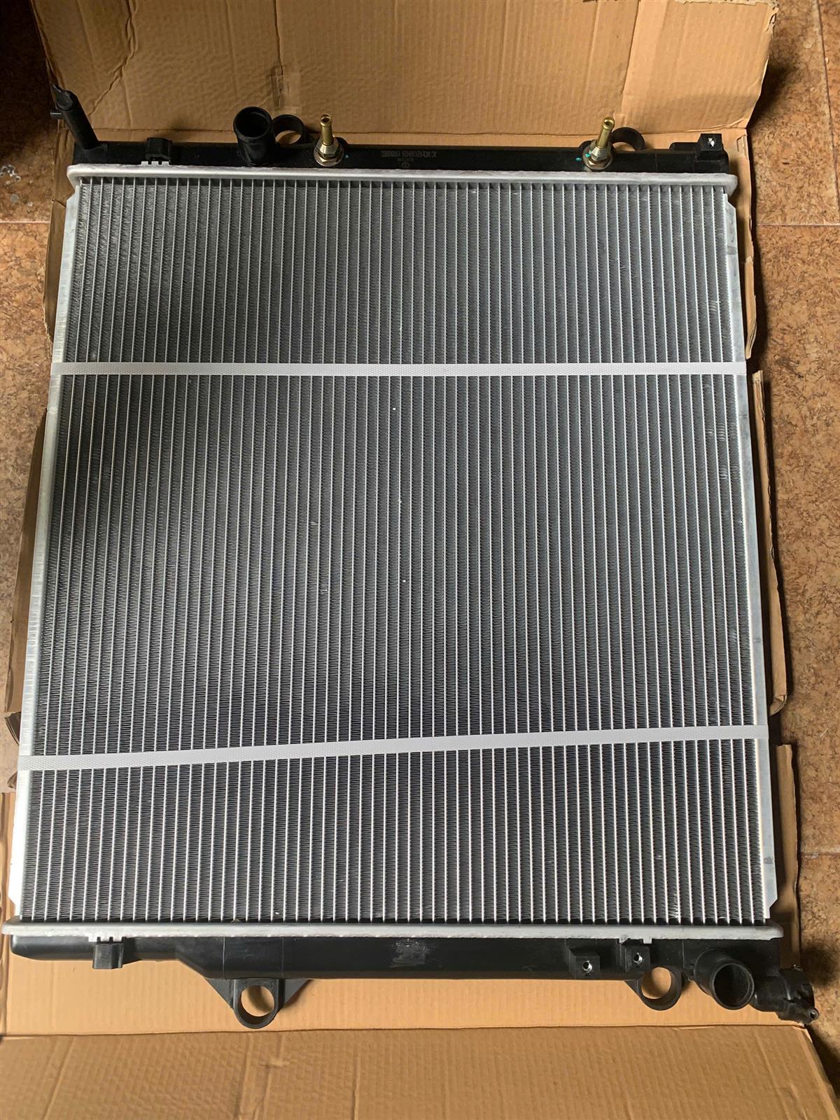 Két nước Toyota Landcruiser Prado GRJ120 2004-2008 TH