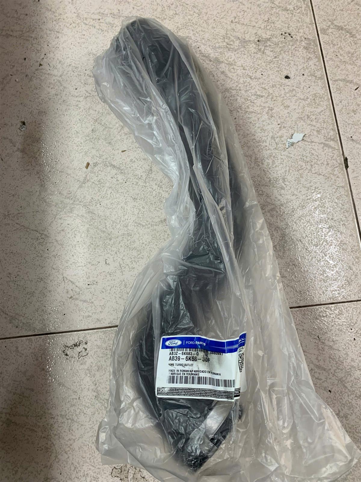 Ống gió turbo Ford Ranger 3.2 2012-2015, BT50 3.2 2015 LH CH