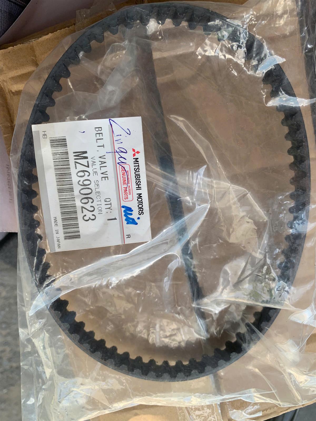 Dây curoa đối trọng Mitsubishi Zinger, V31, Triton CH