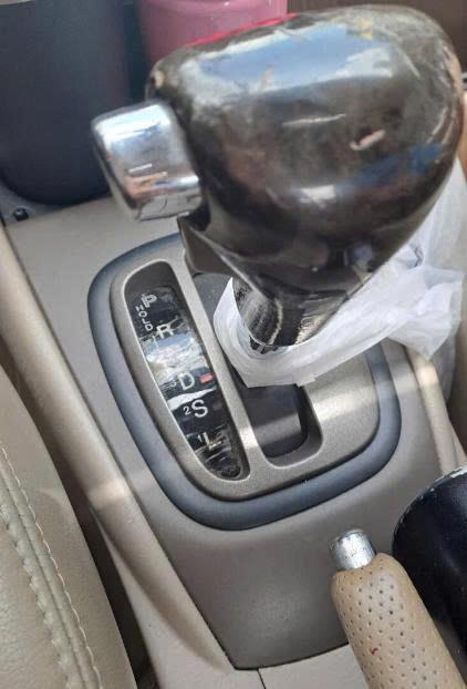 Cụm cần số Ford Laser Bãi