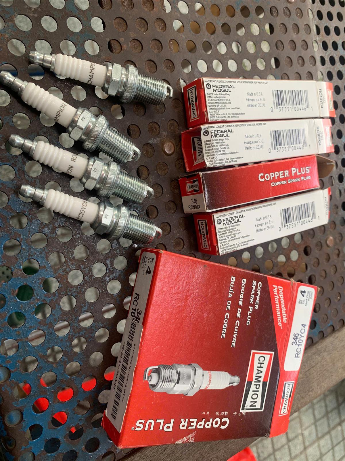 Bugi Chevrolet Cruze,Nubira 1.6, Lacetti 1.6, Spark 2010, Aveo 1.4 TH( chân ngắn)