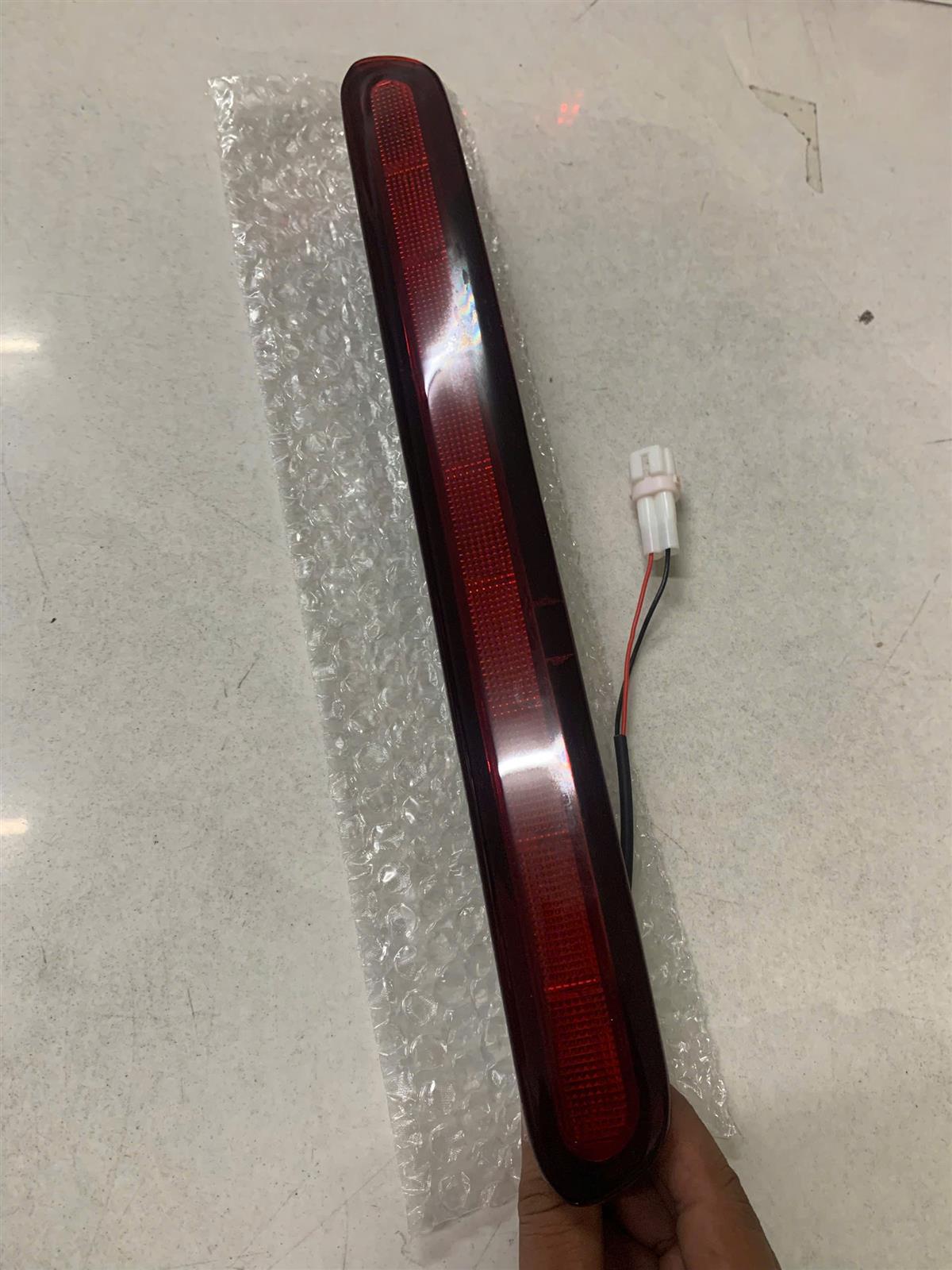 Đèn trên nắp thùng sau Toyota Hilux 2012-2018 CH