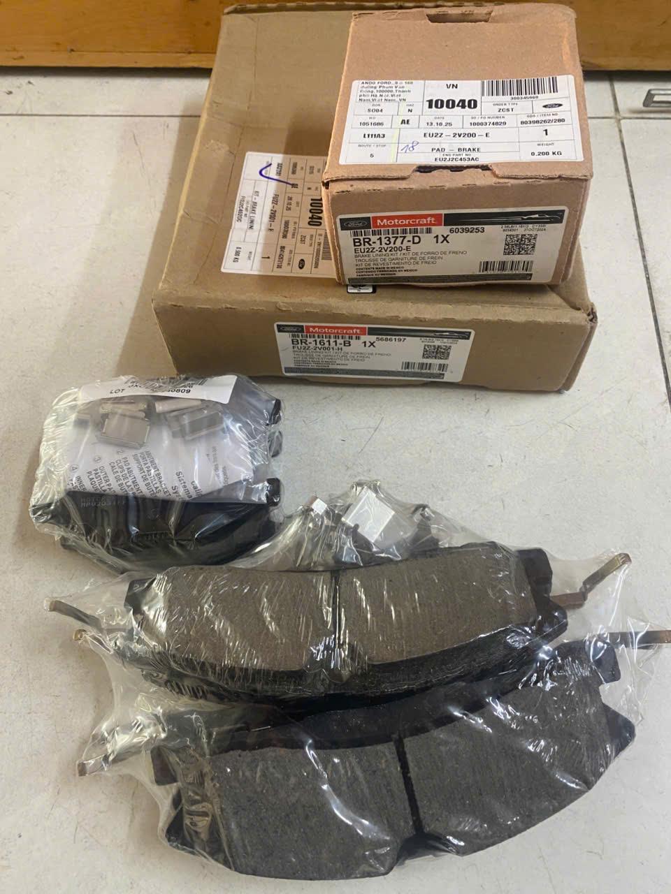 Má phanh trước Ford Explorer 2015-2020 CH