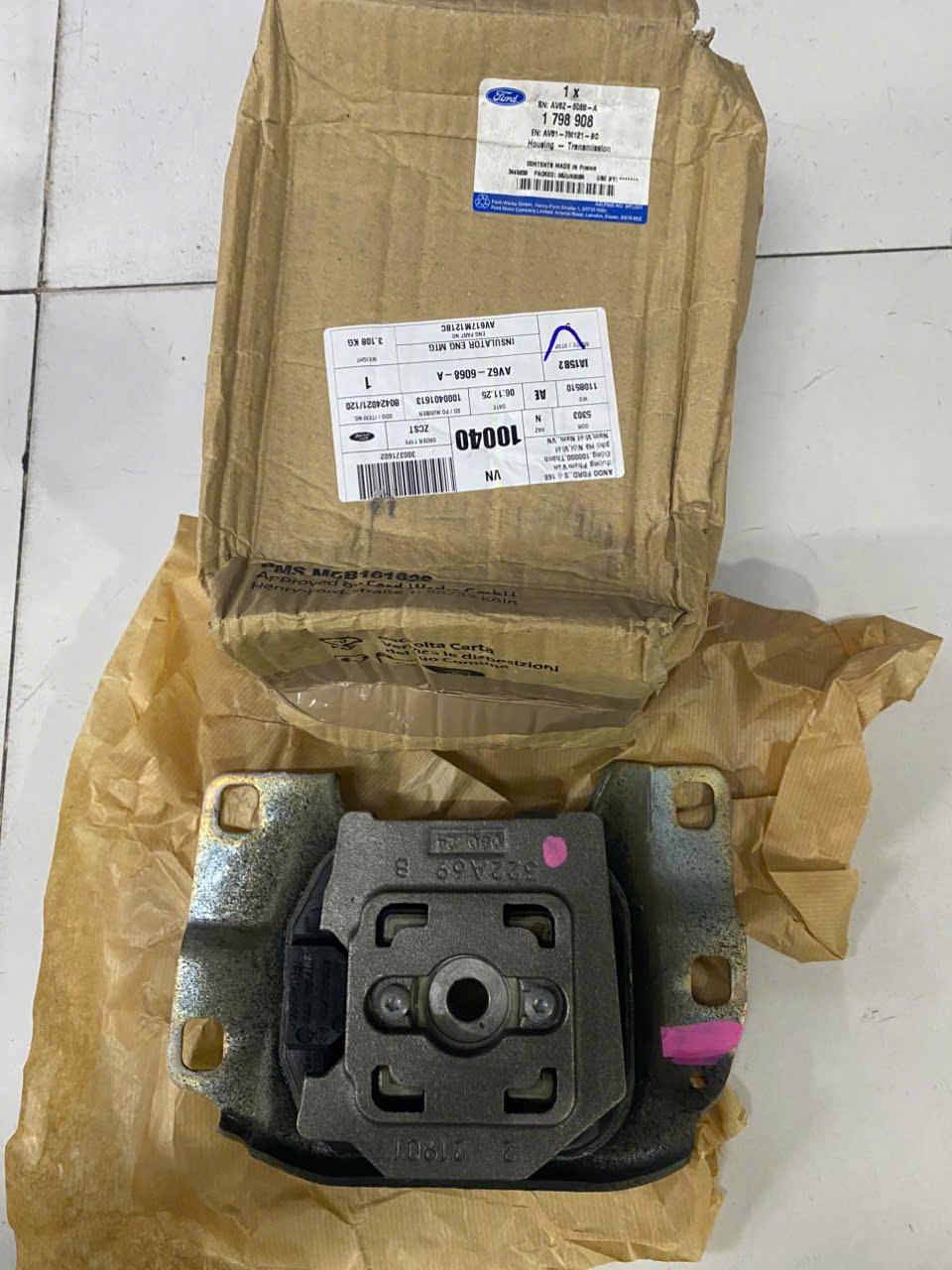 Cao su chân hộp số Ford Focus 2.0 2012-2018 LH CH