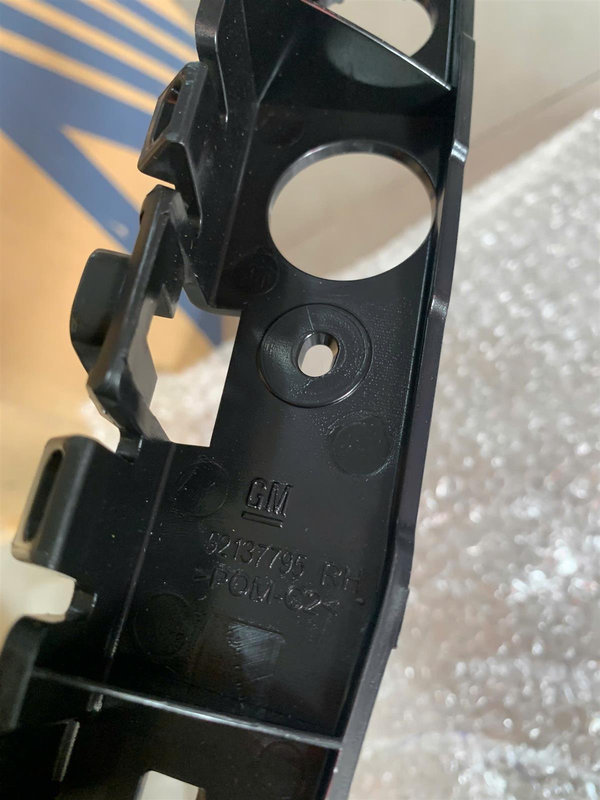 Phe cài cản trước Chevrolet Colorado 2013-2019 TH