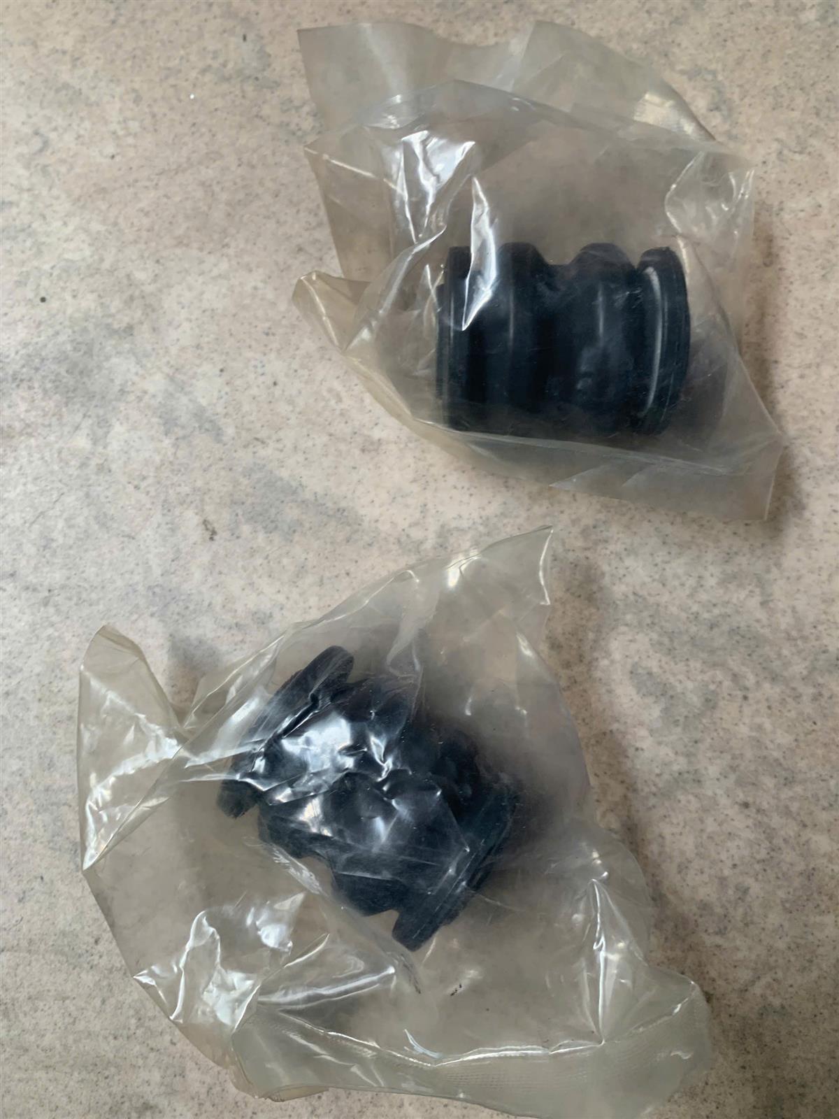 Cao su cân bằng Mazda 2, 3, 6 2013-2017 TH( vòng cung)