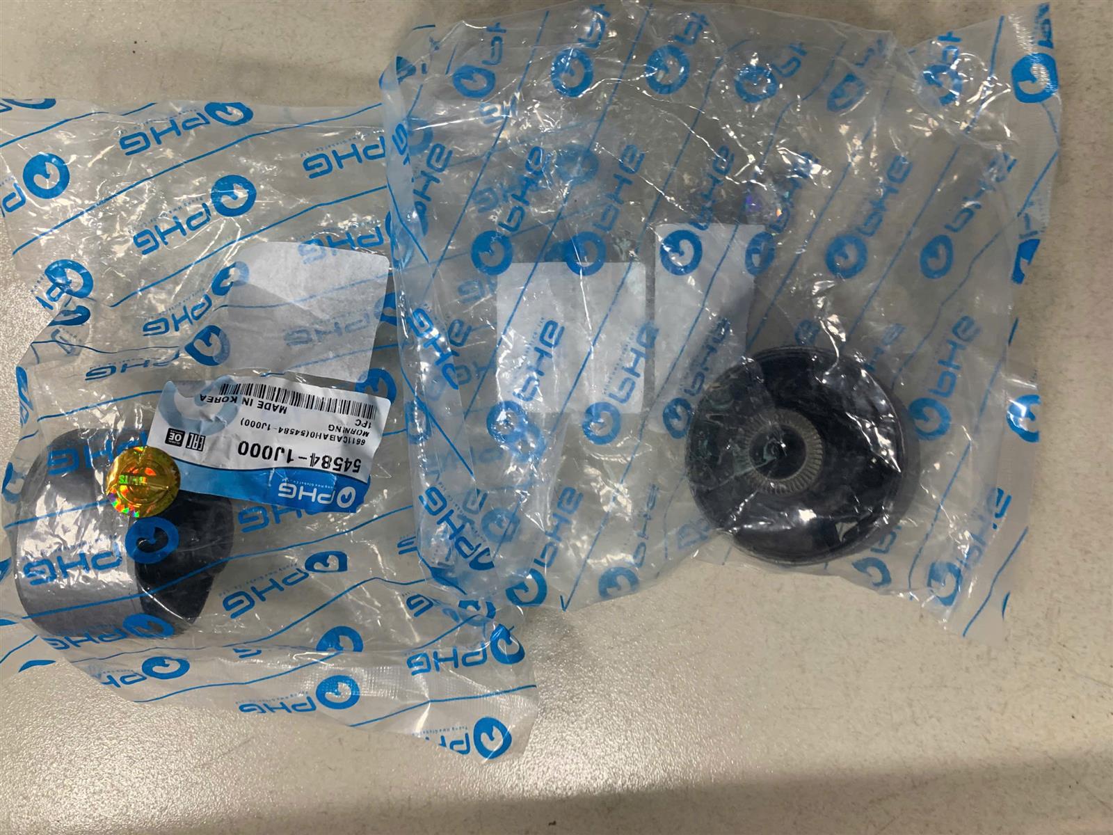 Cao su càng A lớn Hyundai Grand I10, Caren, Santafe, Accent 2020 TH