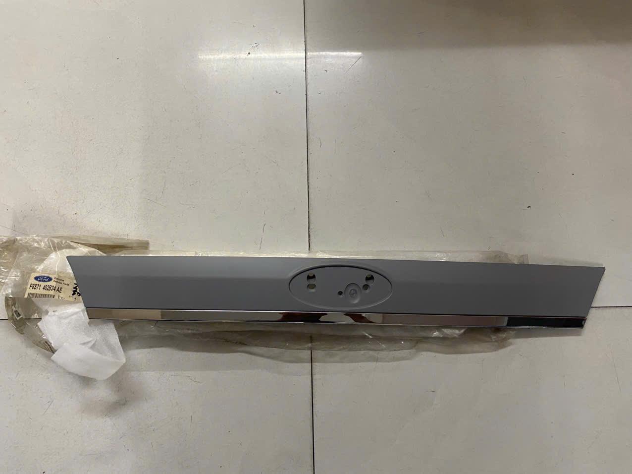 Ốp +nẹp xi cốp sau Mondeo 2009-2013 CH