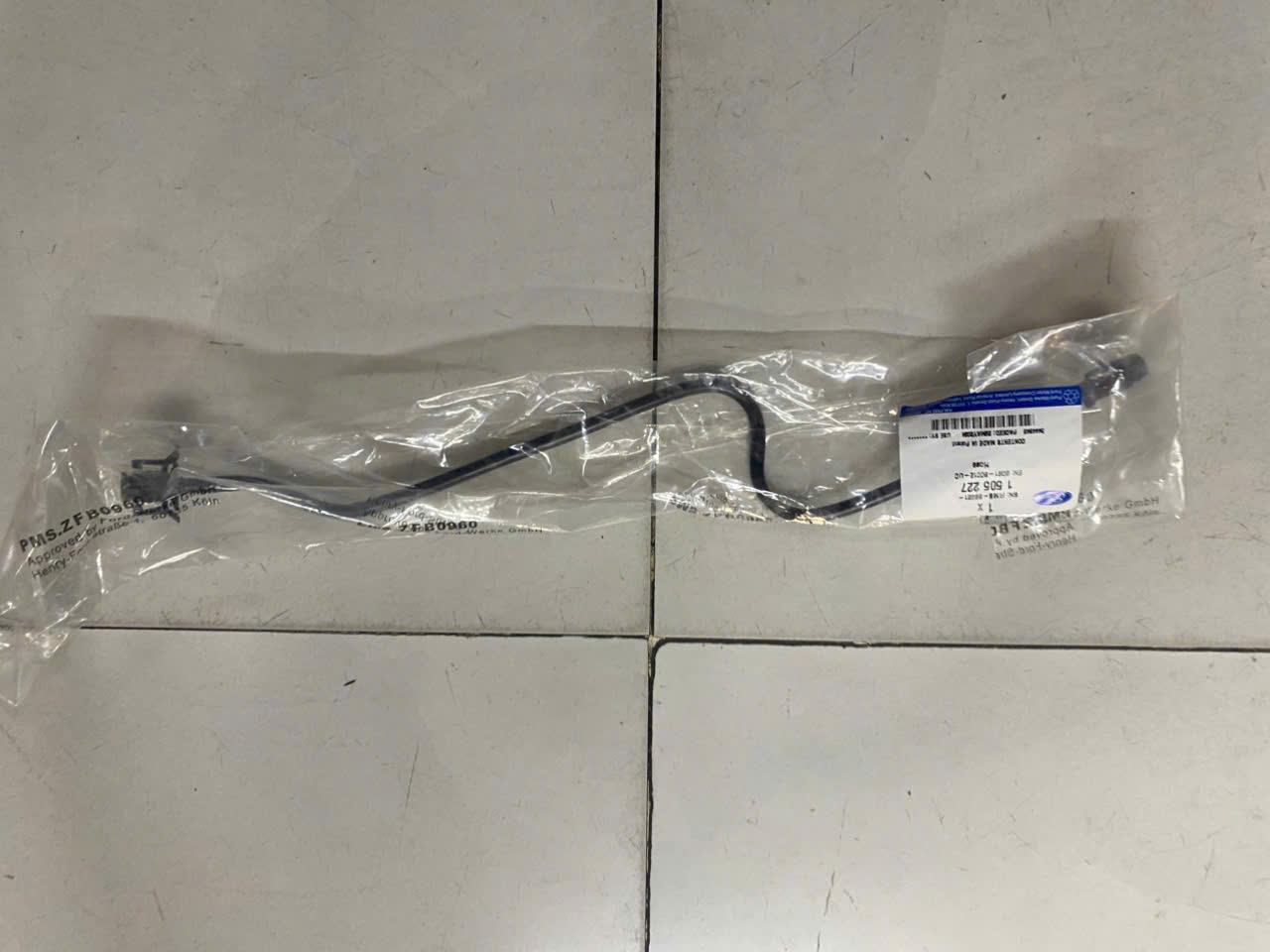 Ống nước bình nước phụ Ford Mondeo 2.3 2009-2013 CH