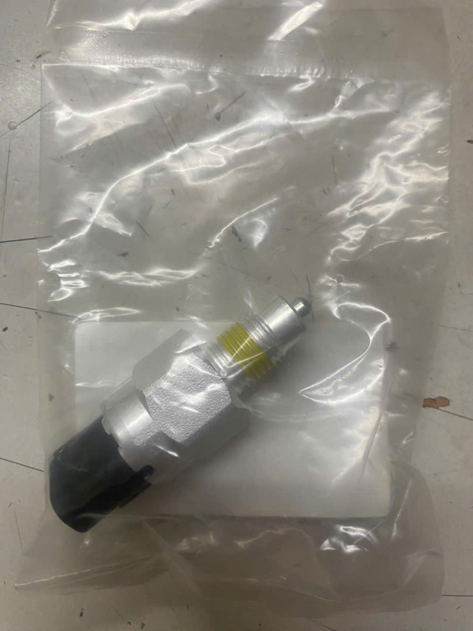 Cảm biến lùi Hyundai Getz, Carens, Venga CH