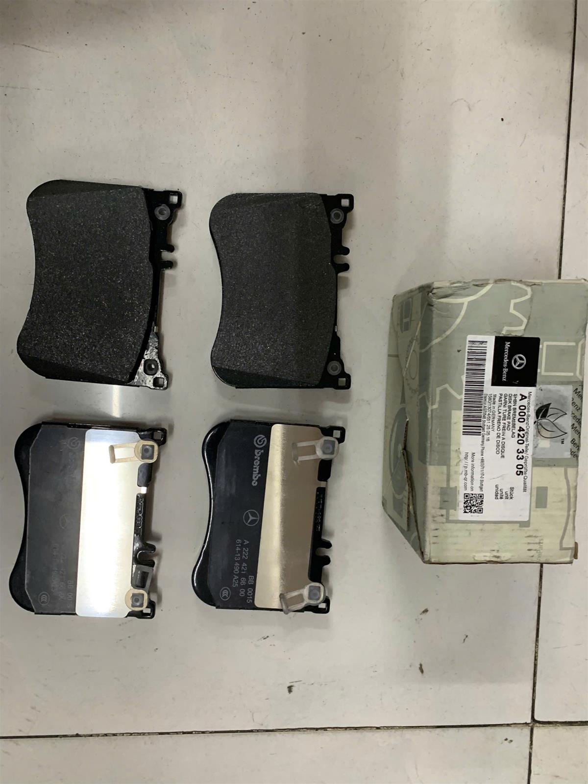 Má phanh trước Mercedes S400, S450, S500 2015-2020 CH