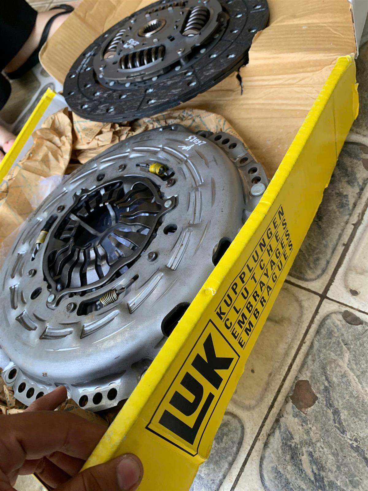 Mâm ép + lá côn Ford Ecosport 1.5 2015 AT, Fiesta 1.6, Focus 1.6 2015 LUK( Bộ côn)