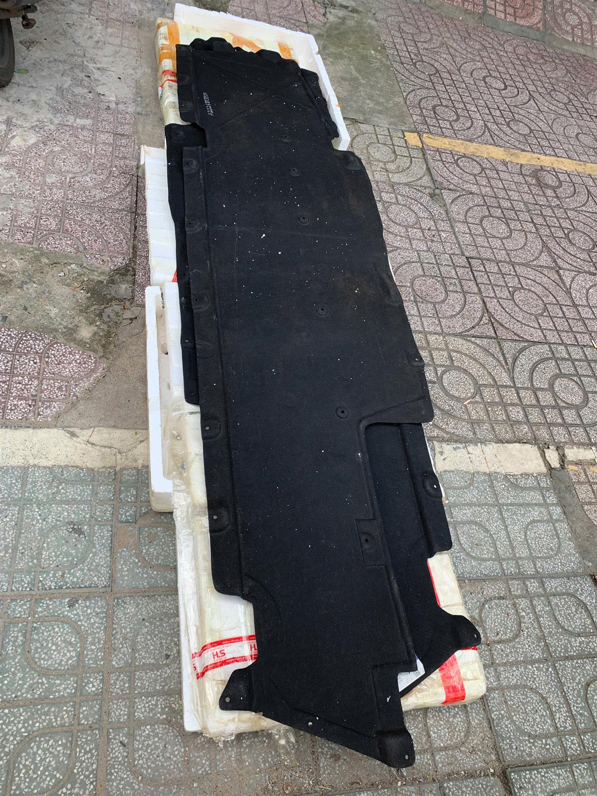 Chắn bùn sườn gầm Mercedes Maybach S 450 4MATIC 2020 LH/RH TH