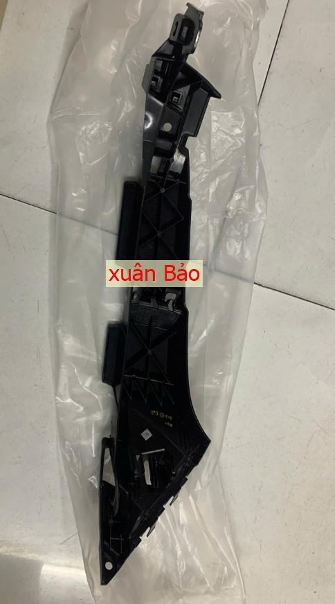 Phe cài đèn pha Ford Raptor CH