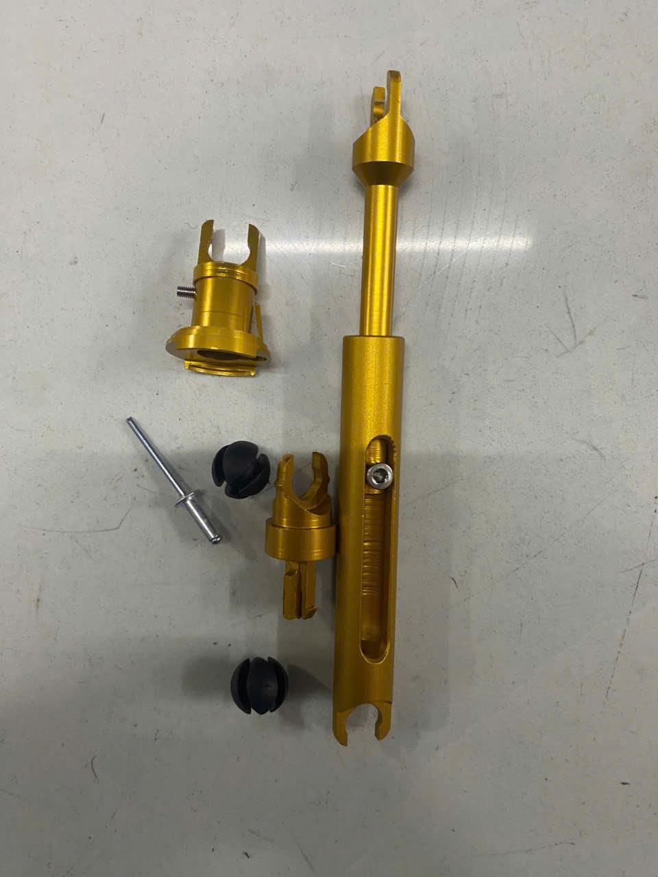 Ty khóa capo Ford Focus 2007-2009 TH( dẫn động mở capo bằng nhôm)