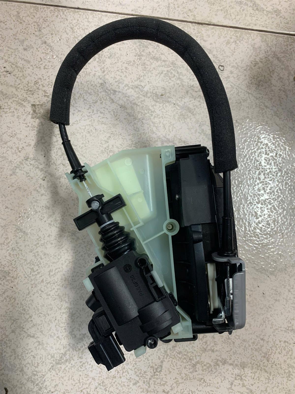 Khóa ngậm cốp sau Ford Ecosport 2015-2017 Changan