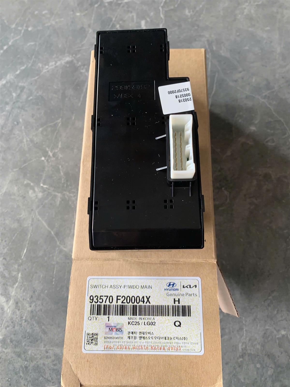 Công tắc bấm kính tồng Hyundai Elantra 2017-2020 CH