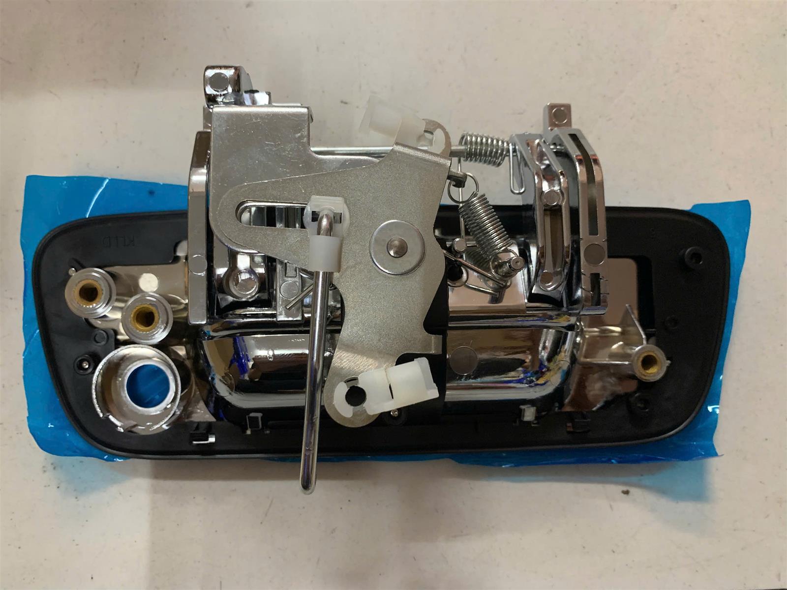 Tay cửa ngoài thùng sau Isuzi Dmax 2004-2014 Th