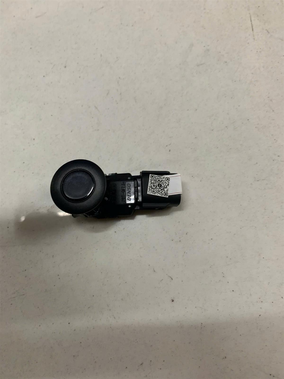 Cảm biến trước Toyota Innova 2016-2023 LH CH( cảm biến lùi, de)