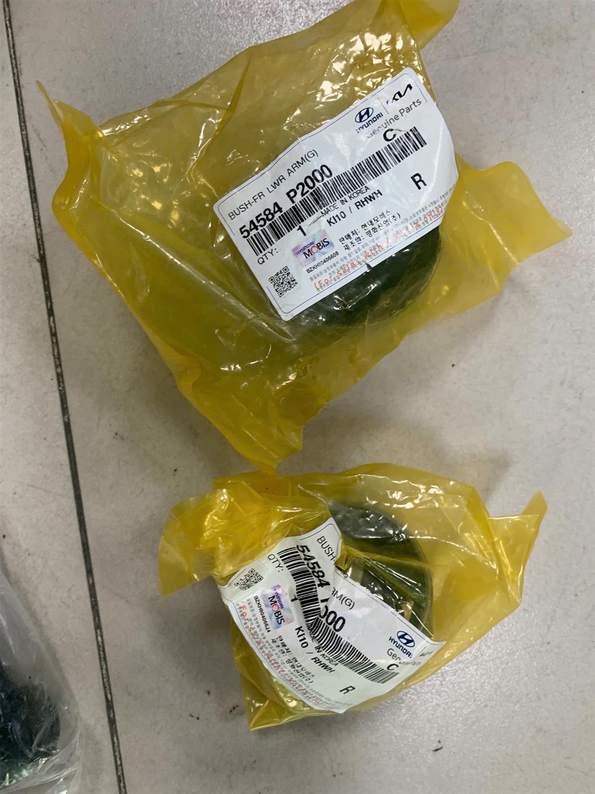 Cao su càng A dưới Hyundai Sorento 2021, Santafe 2023 CH