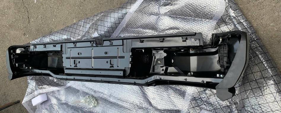 Cản sau Nissan Navara 2021-2024 TH