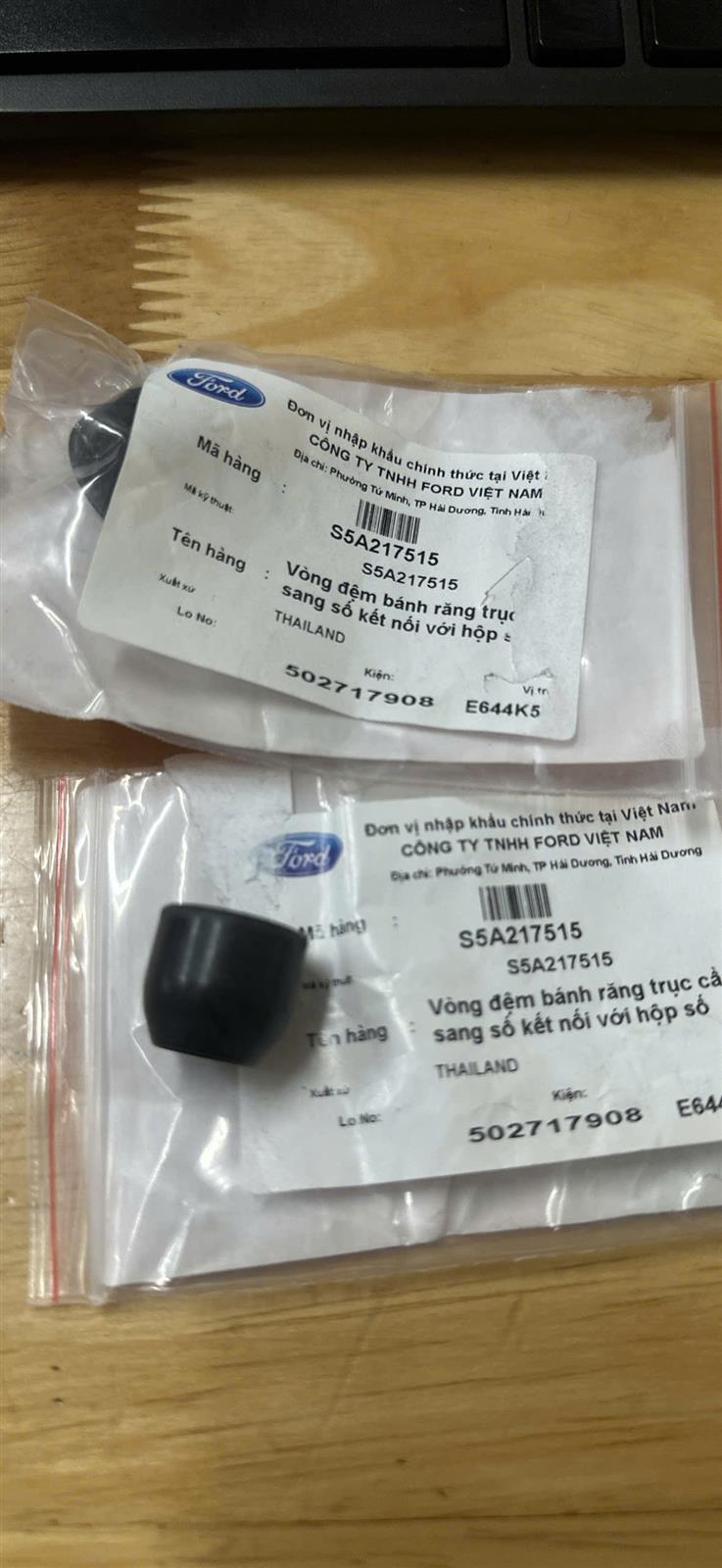 Phốt cần đi số Ford Everest 2009-2014, Ranger 2009-2011 nhỏ CH