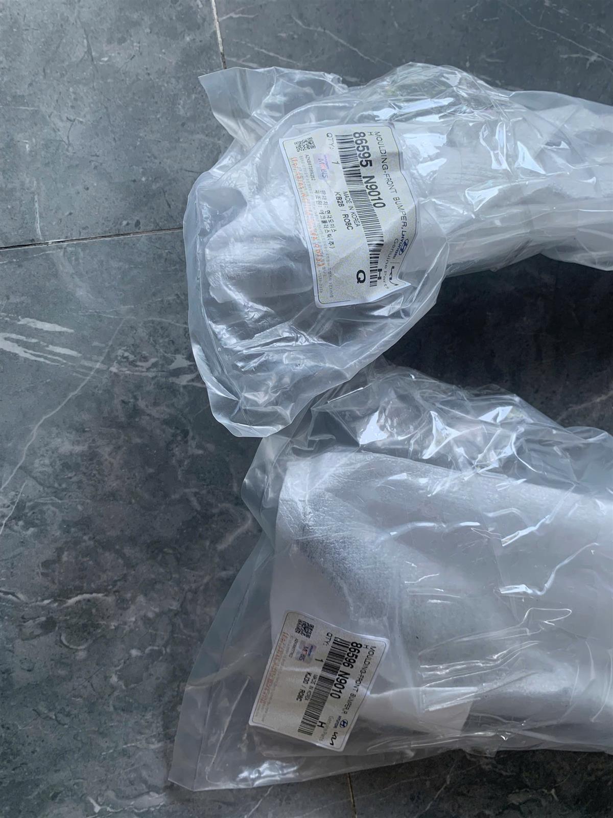 Nẹp xi cản trước Hyundai Tucson 2021-2024 CH